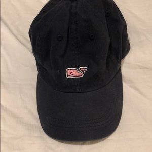 navy vineyard vines hat